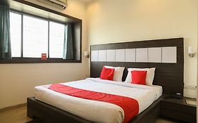 Oyo 890 Seven Suites Apartment